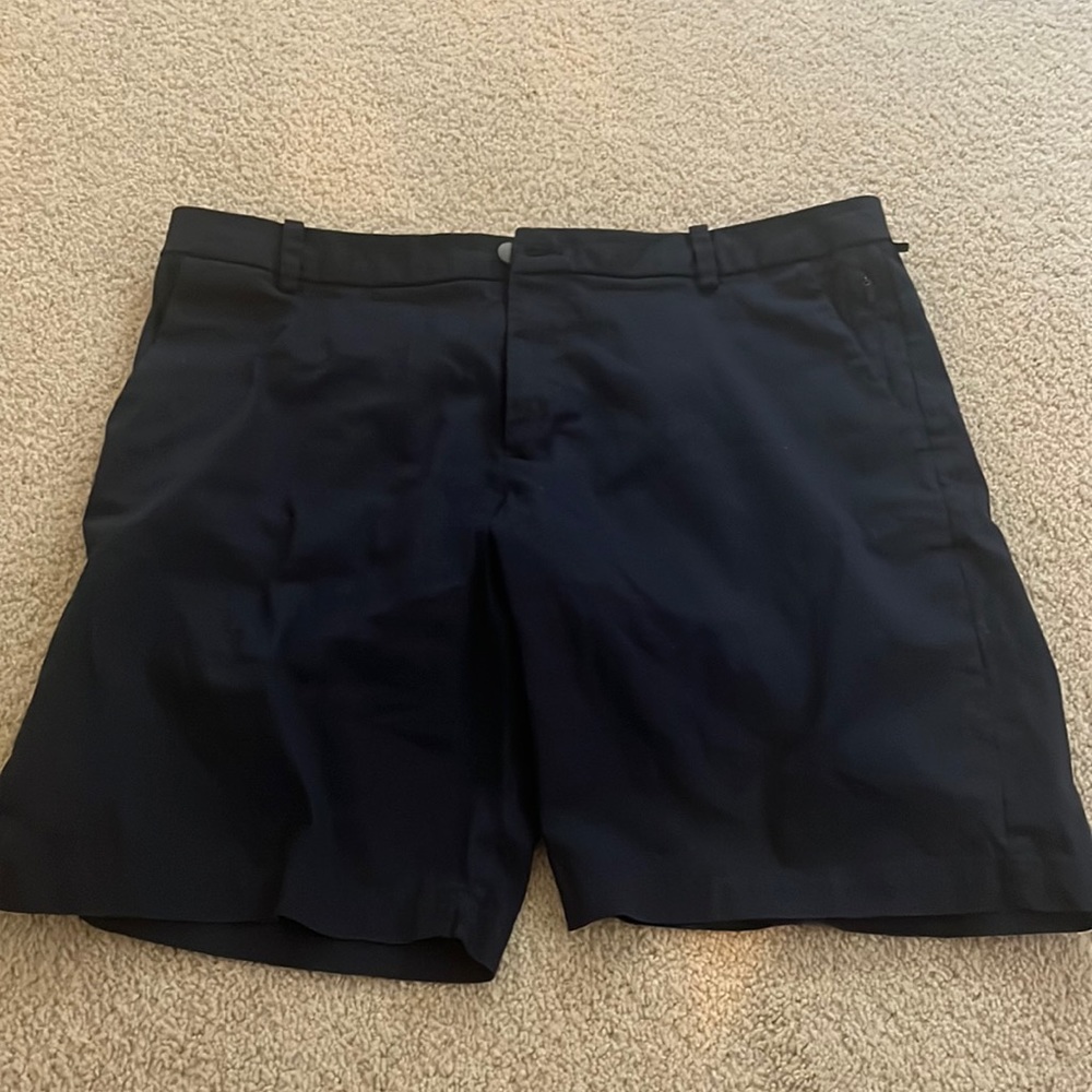 LULULEMON men’s navy khaki material shorts!